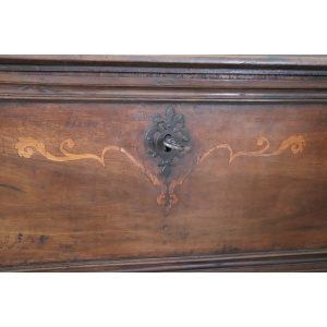 Antique chest in solid walnut wood