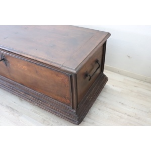 Antique chest in solid walnut wood