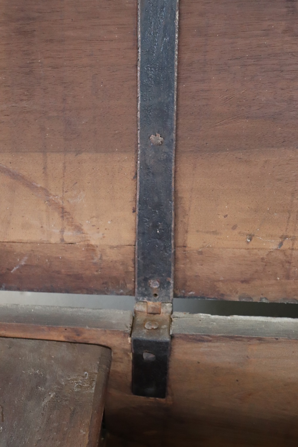 Antique chest in solid walnut wood