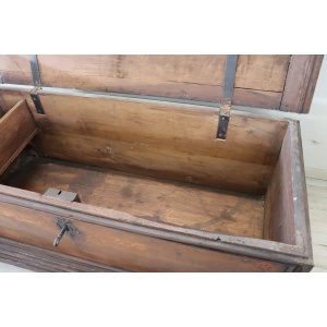 Antique chest in solid walnut wood