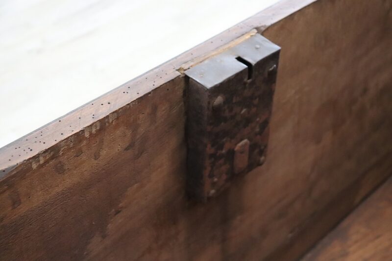 Antique chest in solid walnut wood