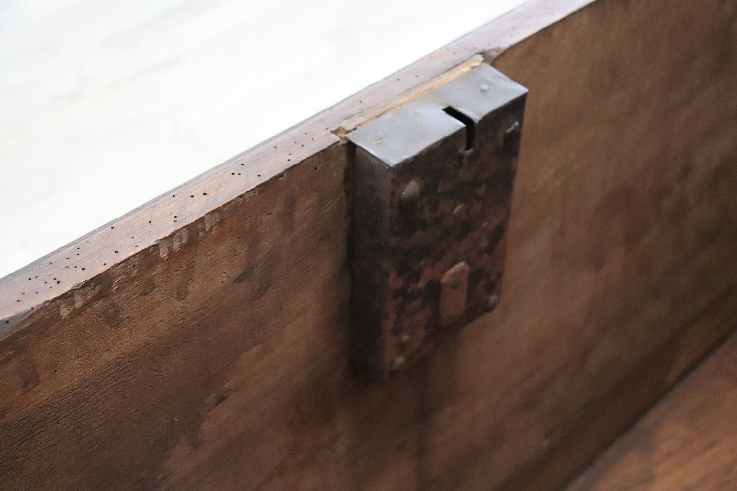 Antique chest in solid walnut wood