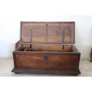 Antique chest in solid walnut wood
