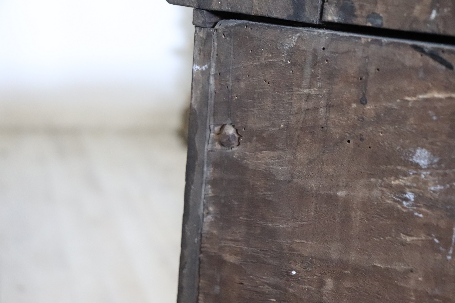 Antique chest in solid walnut wood