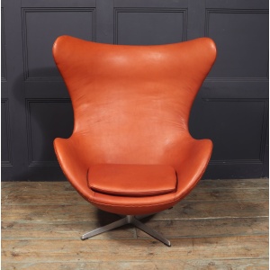 Iconic Leather Egg Chair By Fritz Hansen, 1960s