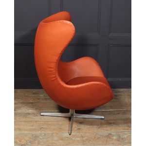 Iconic Leather Egg Chair By Fritz Hansen, 1960s