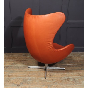 Iconic Leather Egg Chair By Fritz Hansen, 1960s