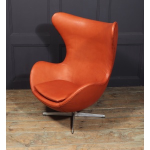 Iconic Leather Egg Chair By Fritz Hansen, 1960s
