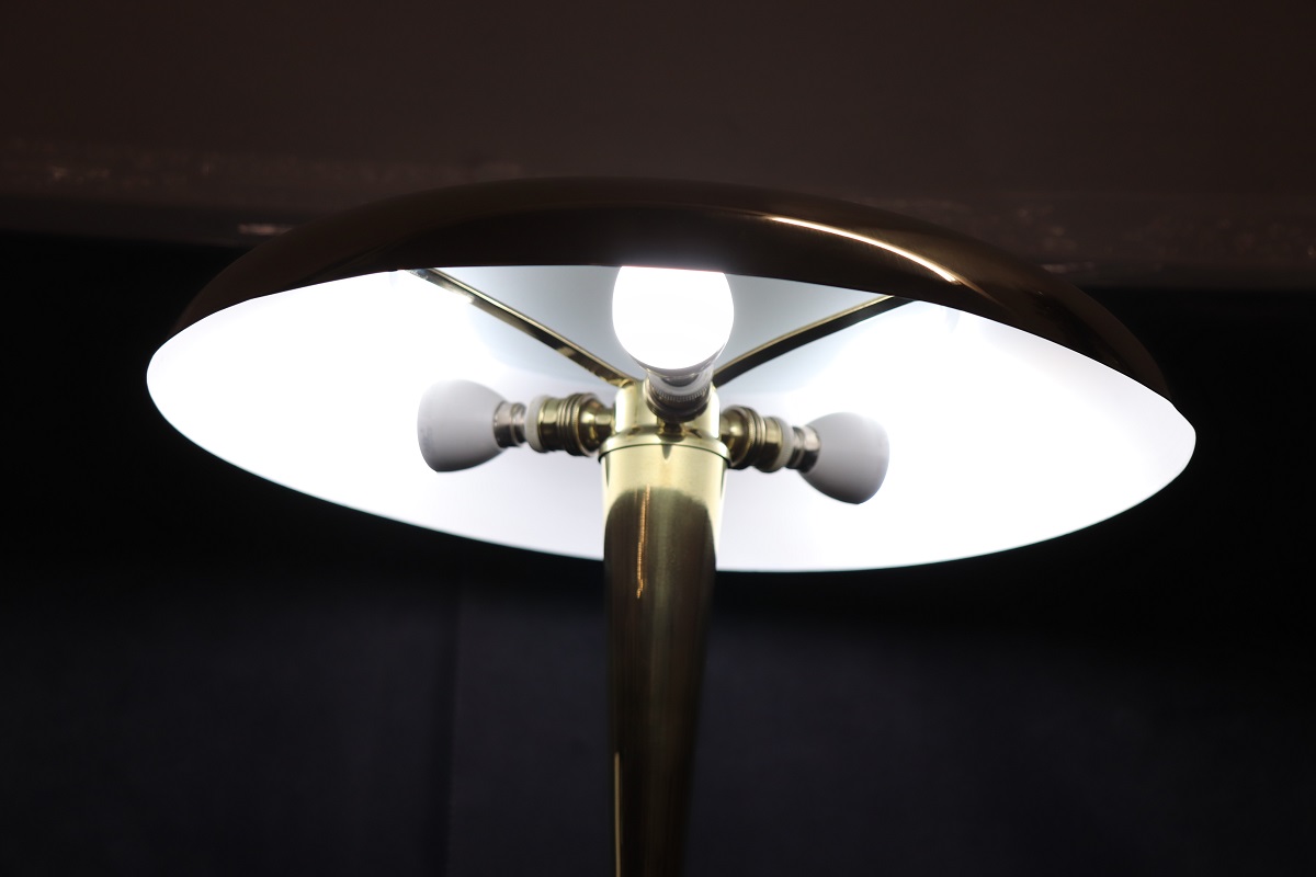 Italian design table lamp by Oscar Torlasco 1950s