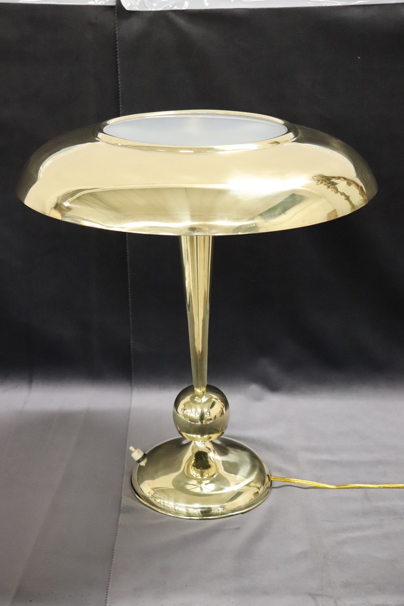 Italian design table lamp by Oscar Torlasco 1950s