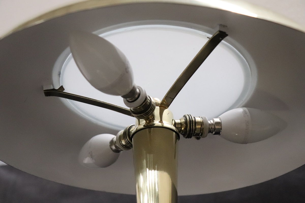 Italian design table lamp by Oscar Torlasco 1950s