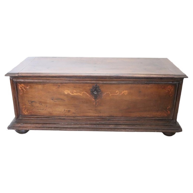 Antique chest in solid walnut wood