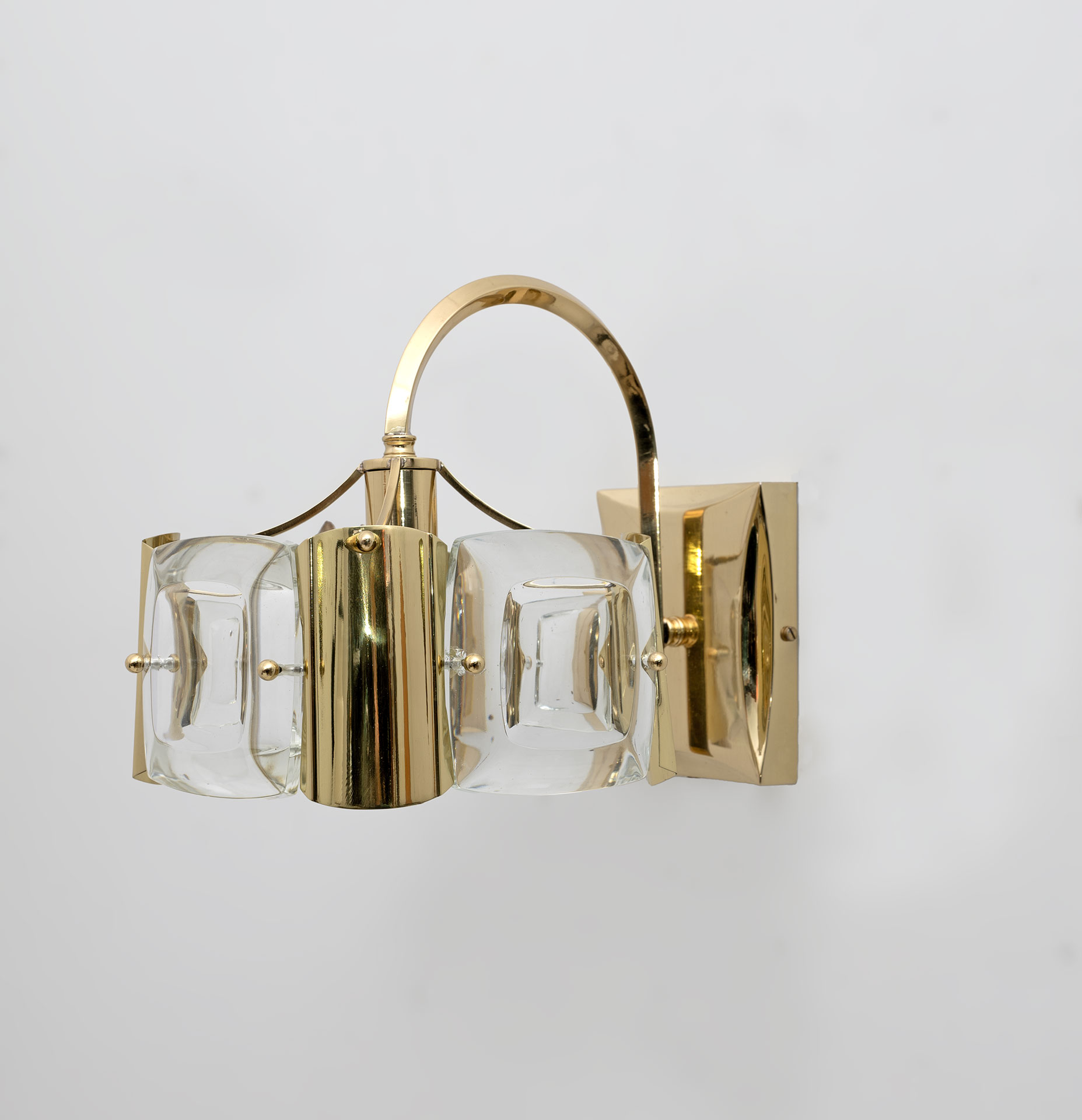 Oscar Torlasco Mid-Century Modern Italian Glass and Brass Sconces by Stilkronen