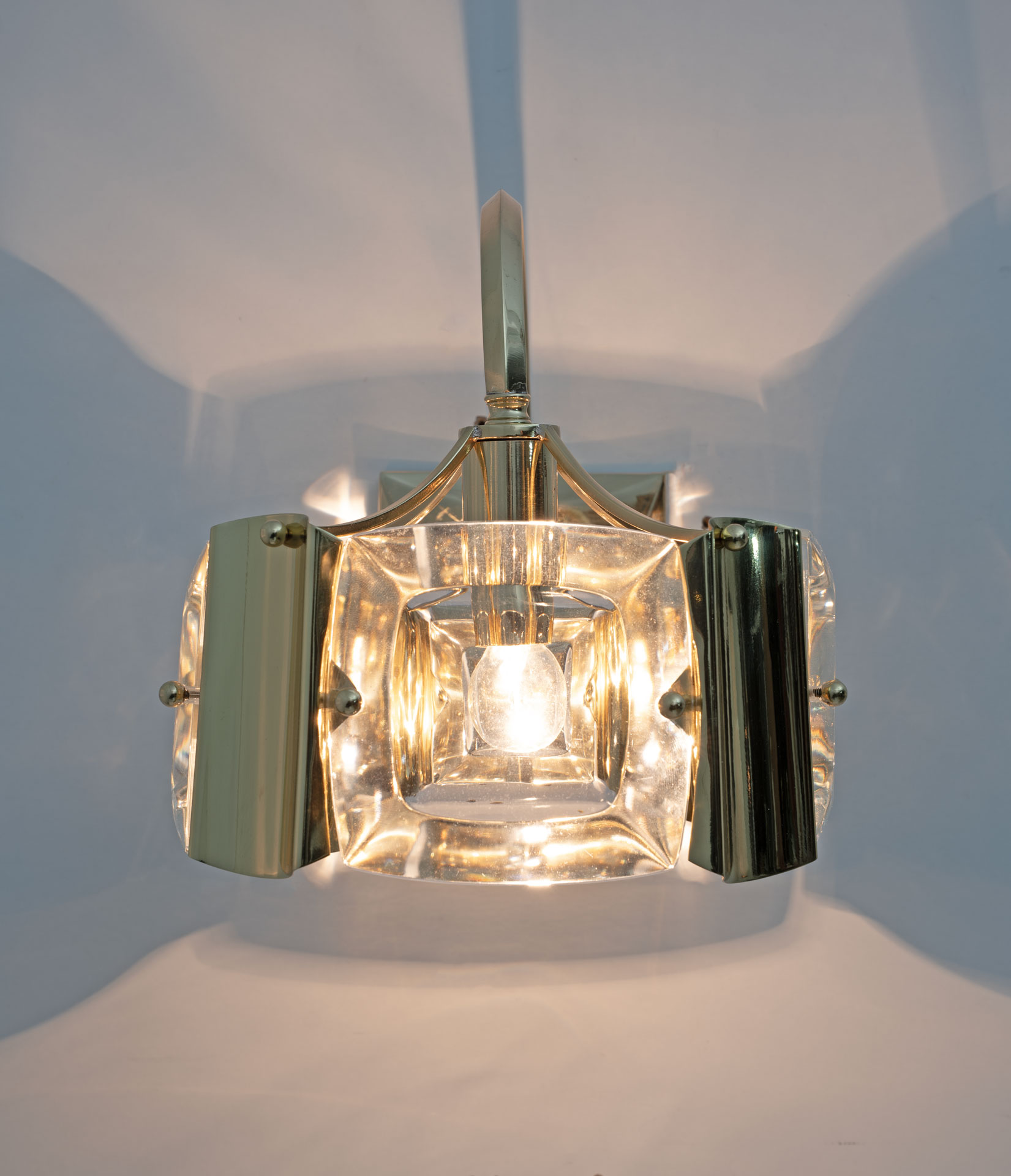 Oscar Torlasco Mid-Century Modern Italian Glass and Brass Sconces by Stilkronen