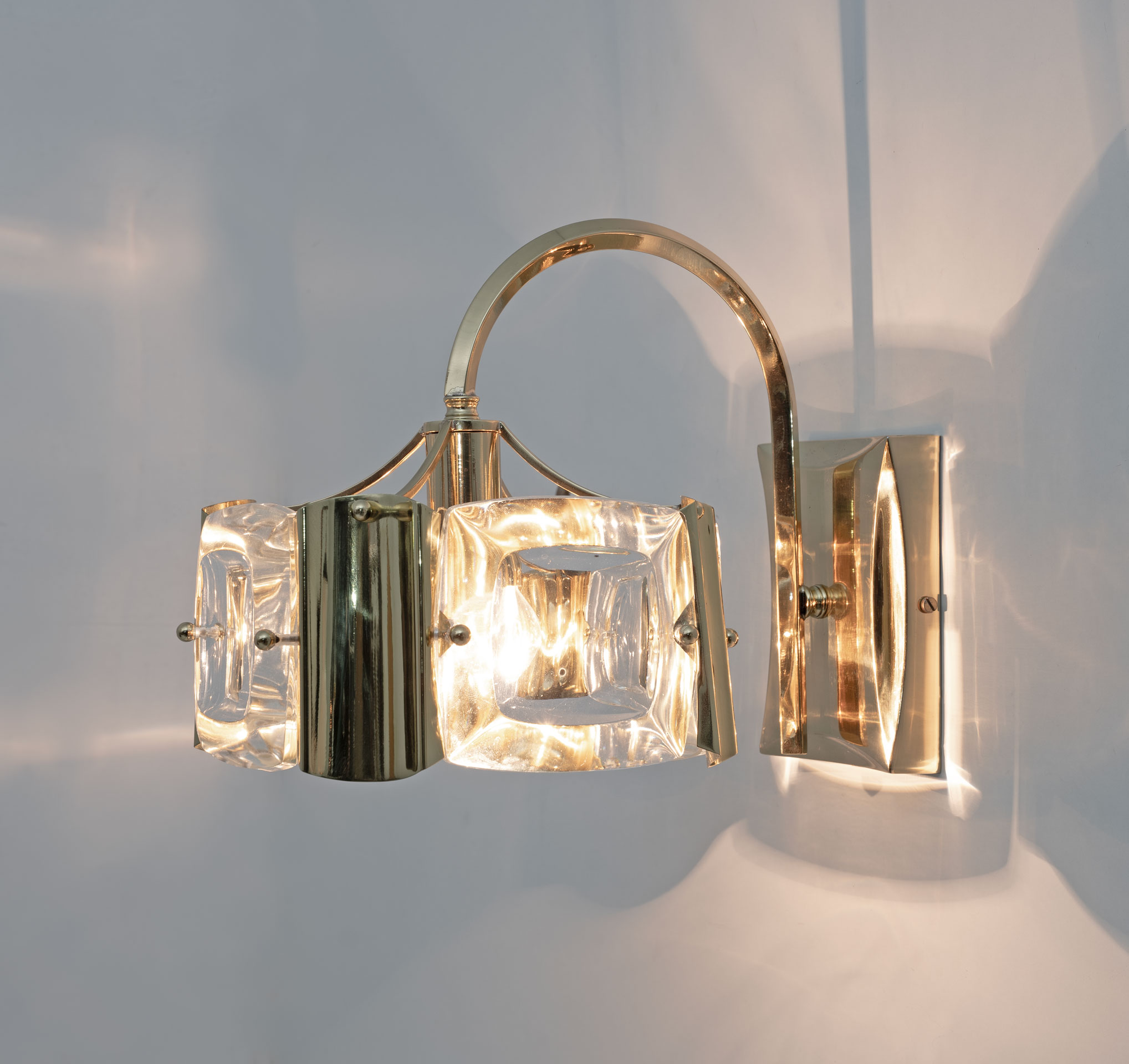 Oscar Torlasco Mid-Century Modern Italian Glass and Brass Sconces by Stilkronen