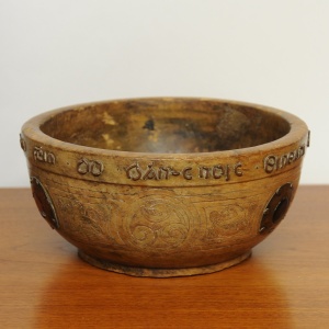 Antique Irish Arts & Crafts Turned Treen Celtic Bowl, 1910