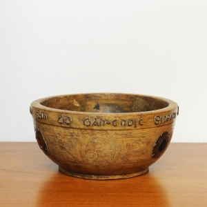 Antique Irish Arts & Crafts Turned Treen Celtic Bowl, 1910