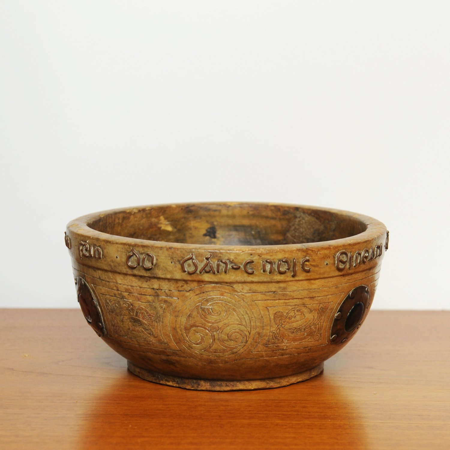 Antique Irish Arts & Crafts Turned Treen Celtic Bowl, 1910