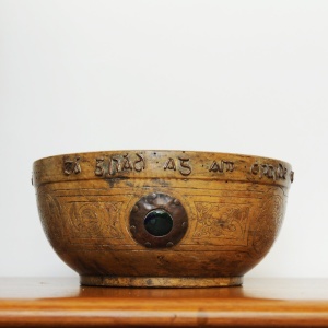 Antique Irish Arts & Crafts Turned Treen Celtic Bowl, 1910