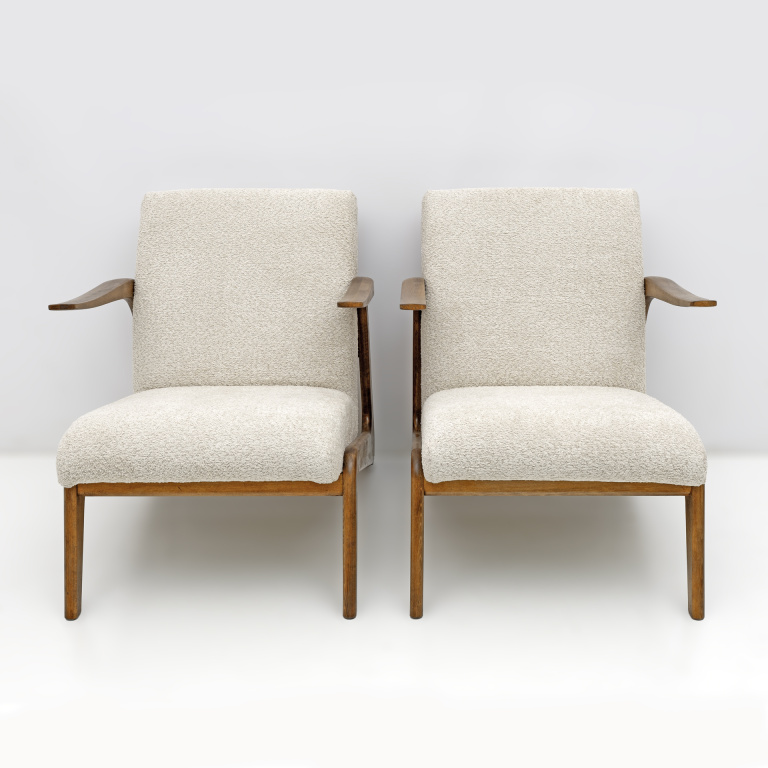 Pair of Mid-Century Modern Italian Bouclè Lounge Chairs, 1970s - Image 9
