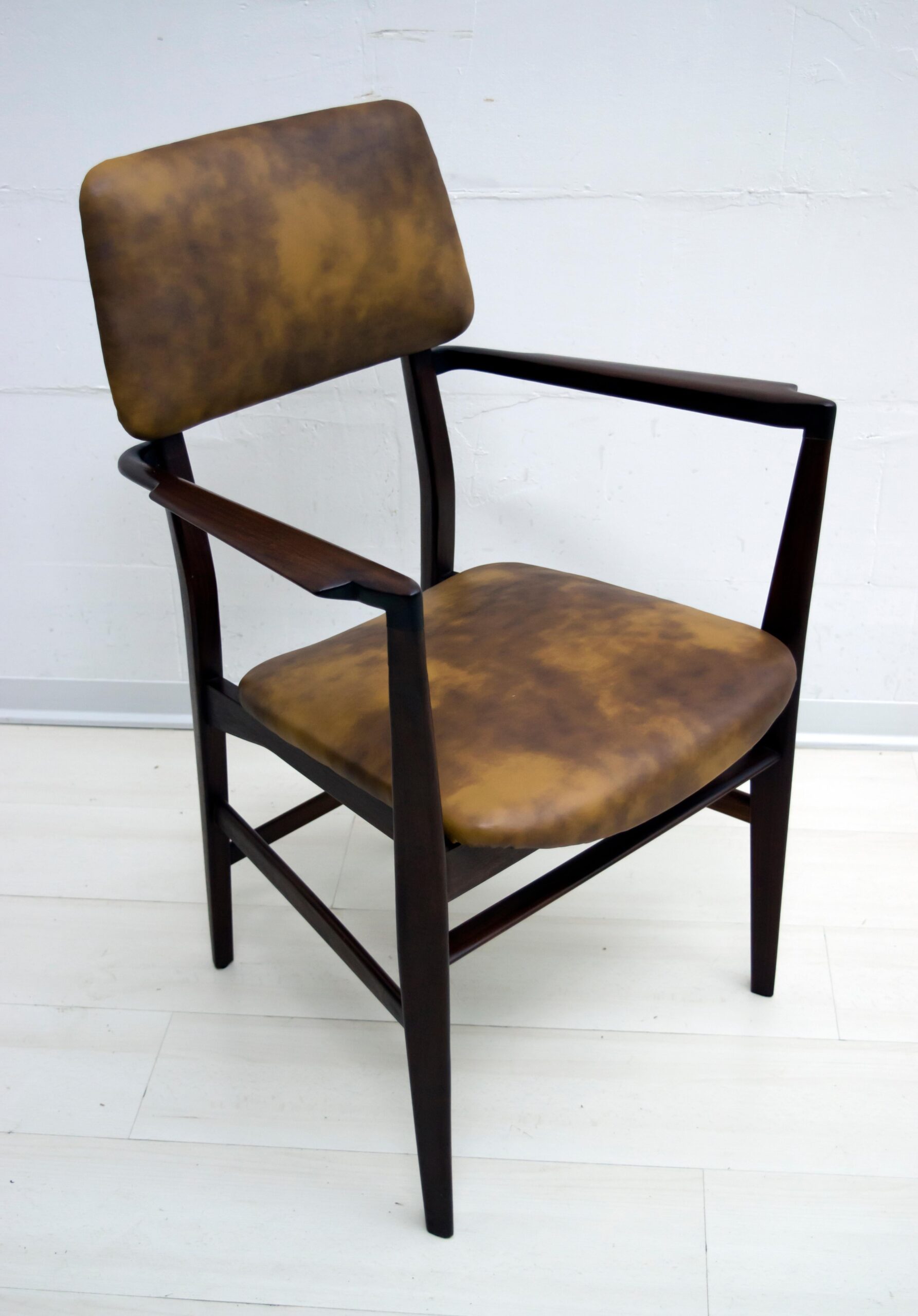 Vittorio Dassi Mid-Century Modern Italian Teakwood Writing Desk and Chair, 1950s