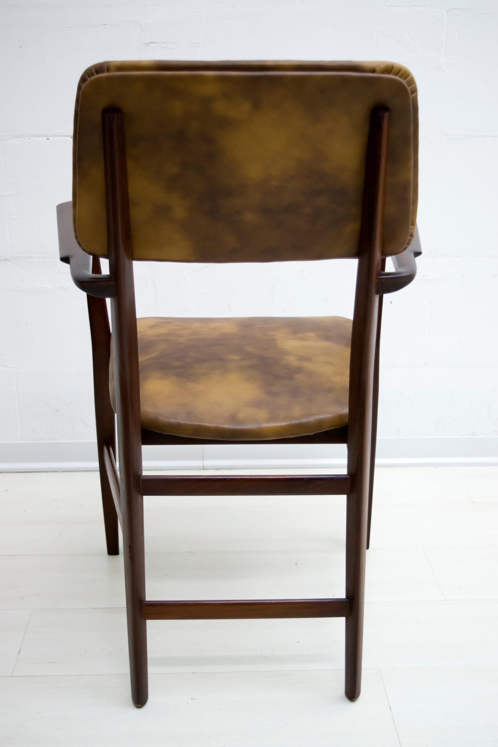 Vittorio Dassi Mid-Century Modern Italian Teakwood Writing Desk and Chair, 1950s