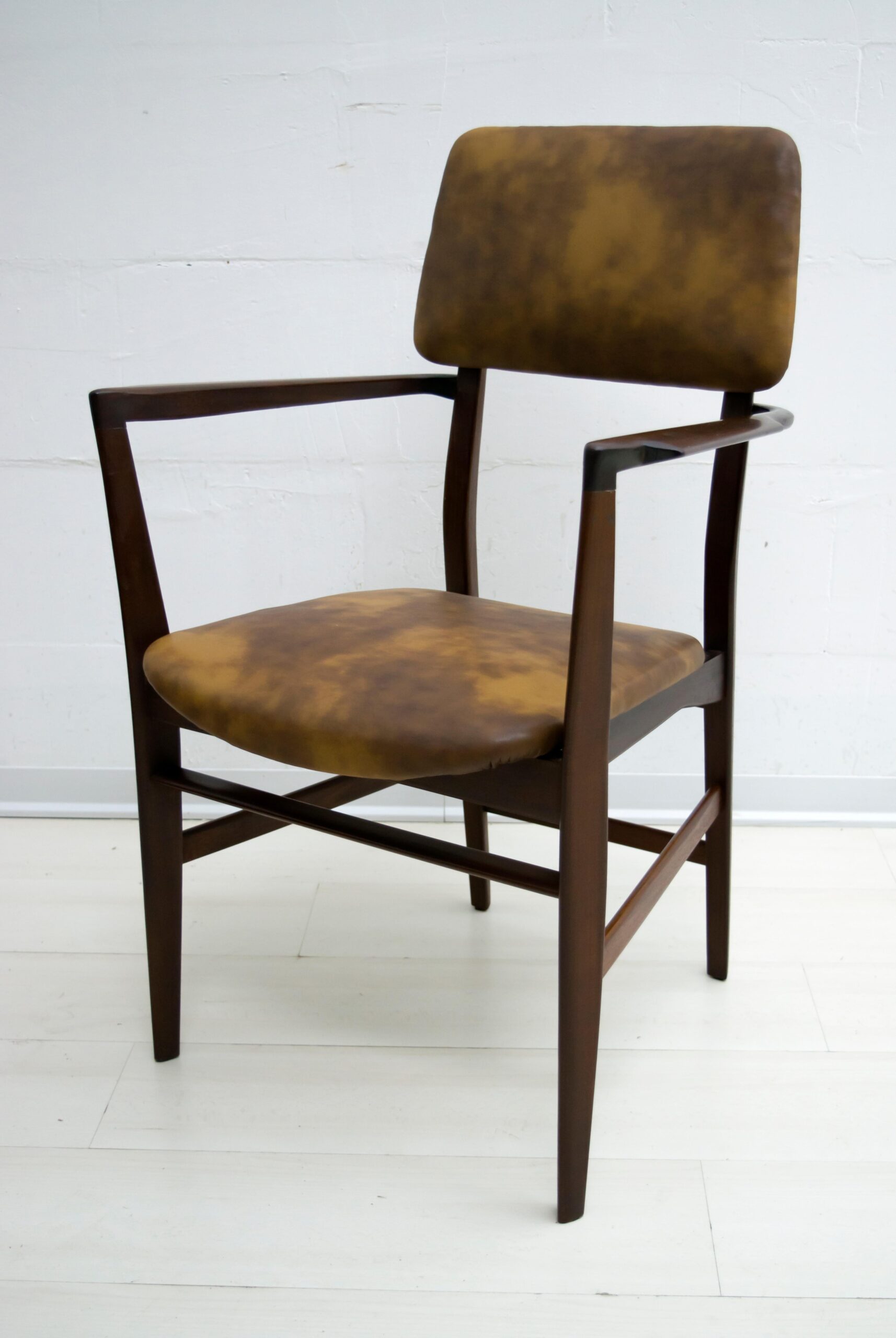 Vittorio Dassi Mid-Century Modern Italian Teakwood Writing Desk and Chair, 1950s