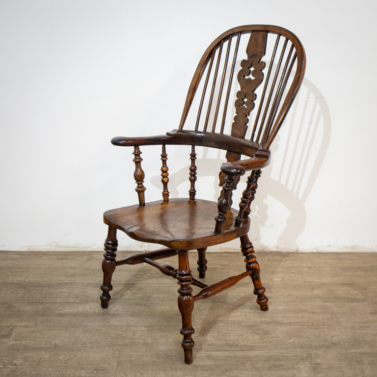 19th Century Yew High Back Windsor Chair - Image 3