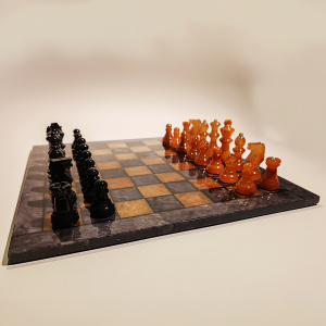 Chess Set in Hand carved Italian Alabaster of Volterra - Black and Natural Agate 1970s