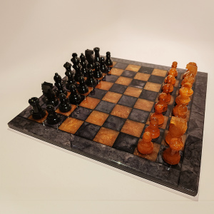 Chess Set in Hand carved Italian Alabaster of Volterra - Black and Natural Agate 1970s