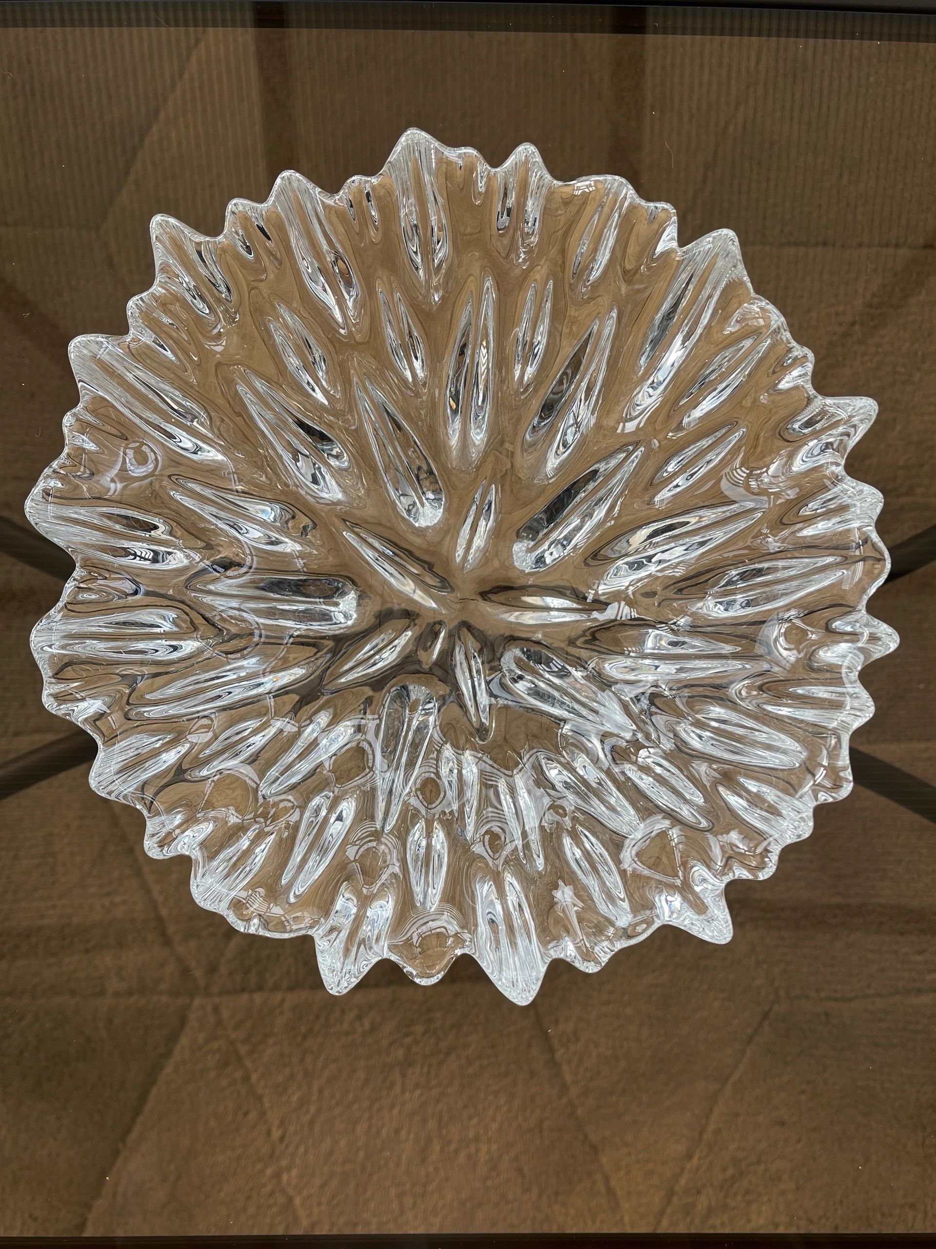 Budded crystal bowl designed by Per Lütken in the 1970s and manufactured by Royal Copenhagen in 1991.