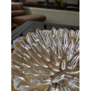 Budded crystal bowl designed by Per Lütken in the 1970s and manufactured by Royal Copenhagen in 1991.
