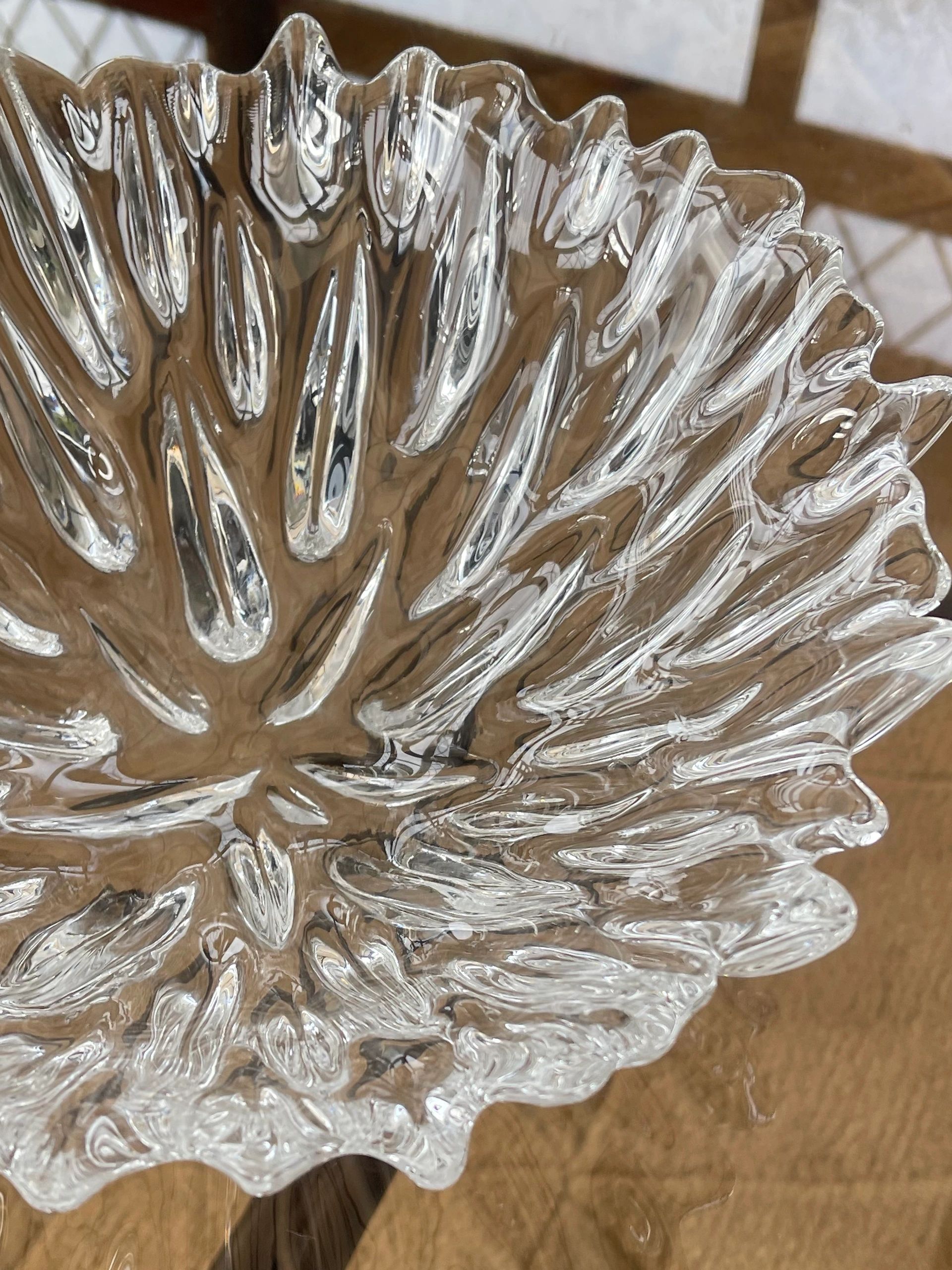 Budded crystal bowl designed by Per Lütken in the 1970s and manufactured by Royal Copenhagen in 1991.