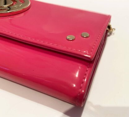 2000s Christian Dior Pink Fuchsia Patent Leather Handbag On Chain - Image 5