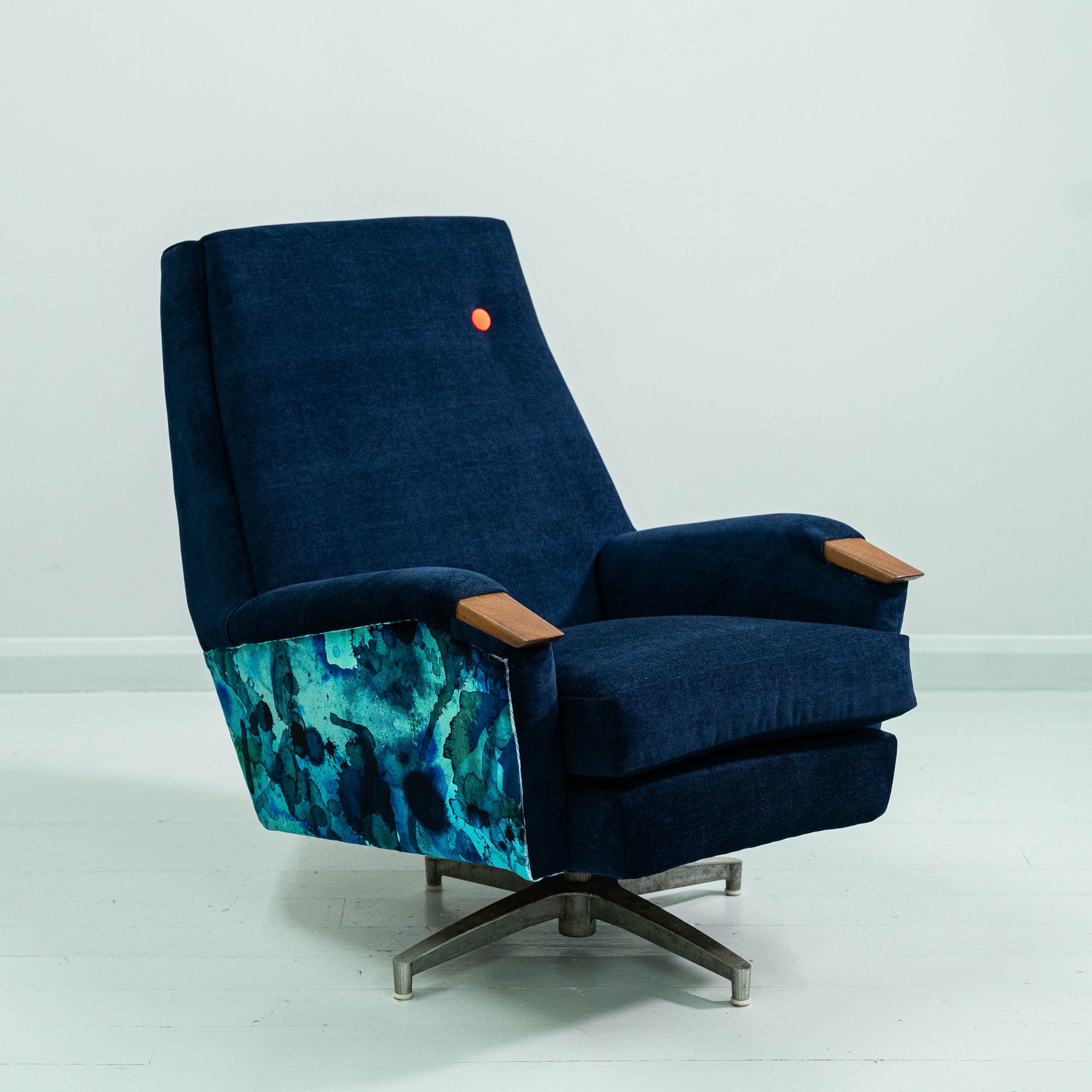 GPlan Swivel by Jay & Co