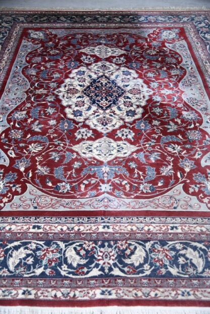 Large Quality Esfahan Rug - Image 11
