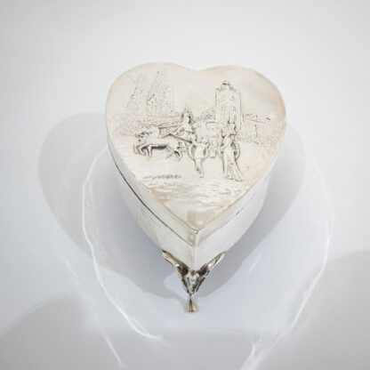 William Comyns Silver Heart Shaped Box - Image 2