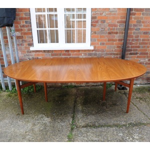 Mid Century Danish Model 212 Extending Oval Dining Table In Teak By Arne Vodder For Sibast Møbler, 1960s
