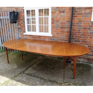 Mid Century Danish Model 212 Extending Oval Dining Table In Teak By Arne Vodder For Sibast Møbler, 1960s
