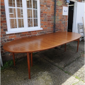 Mid Century Danish Model 212 Extending Oval Dining Table In Teak By Arne Vodder For Sibast Møbler, 1960s