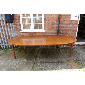 Mid Century Danish Model 212 Extending Oval Dining Table In Teak By Arne Vodder For Sibast Møbler, 1960s