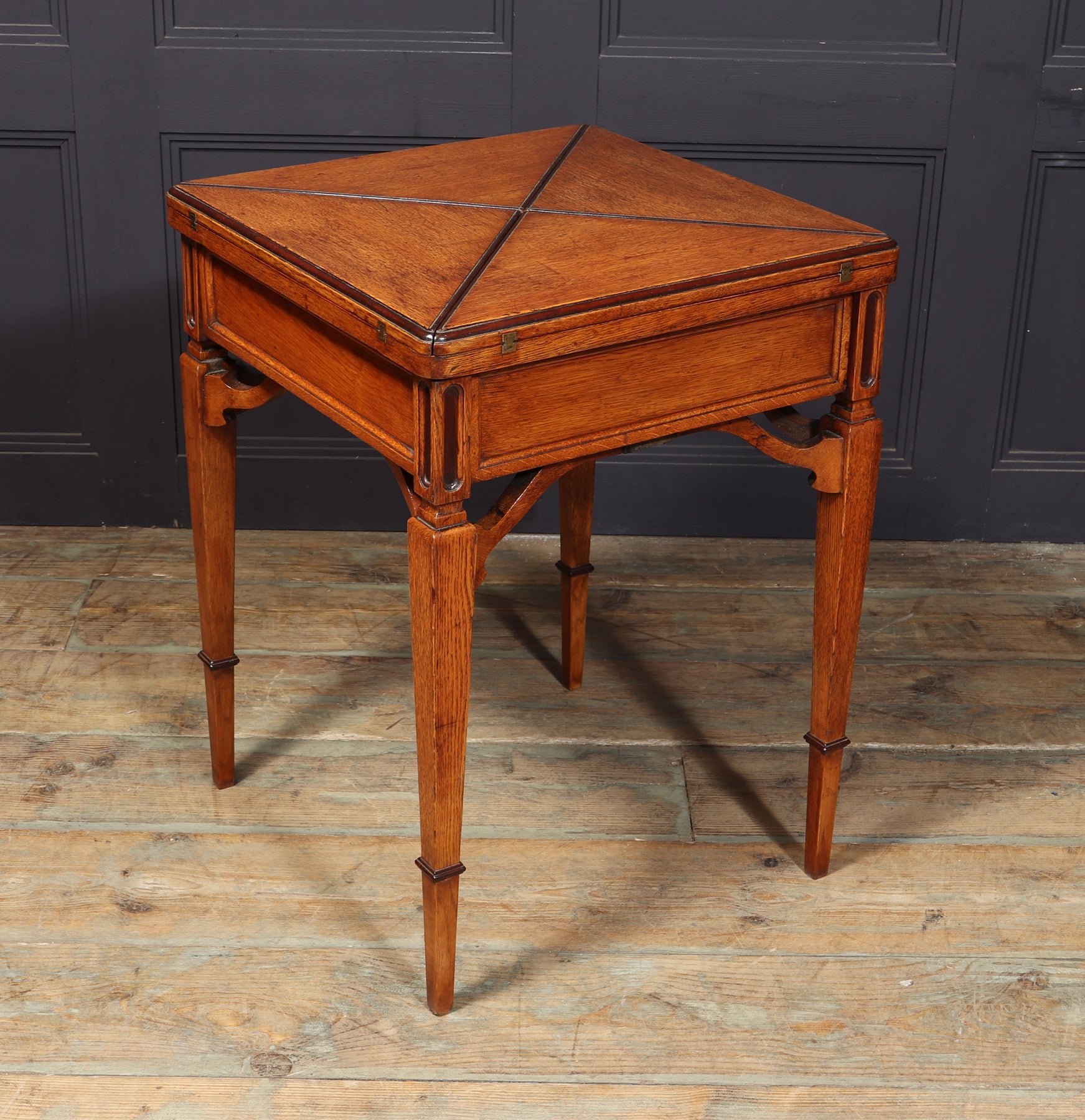 Excellent Arts & Crafts English Oak Envelope Card Table