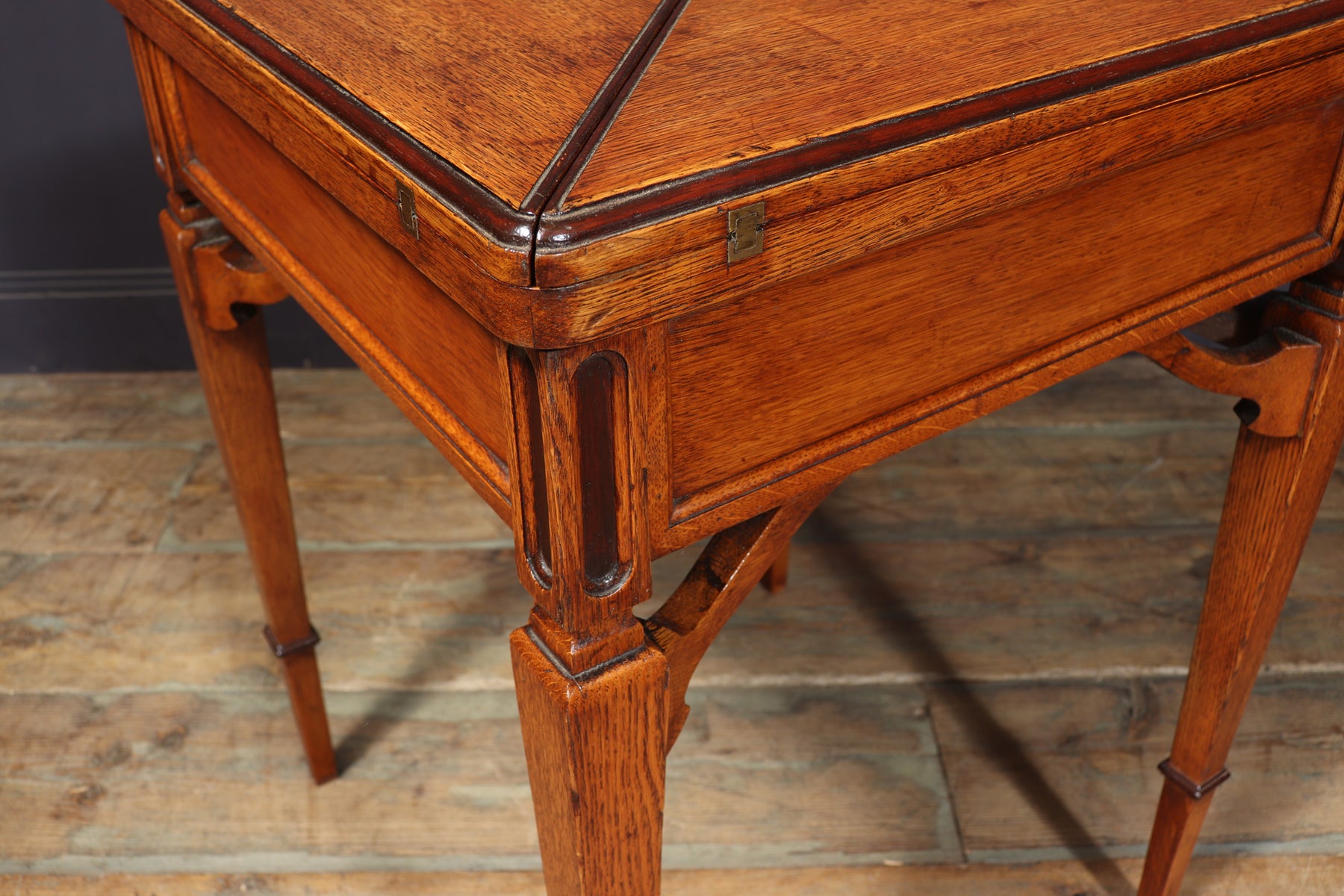 Excellent Arts & Crafts English Oak Envelope Card Table