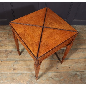 Excellent Arts & Crafts English Oak Envelope Card Table
