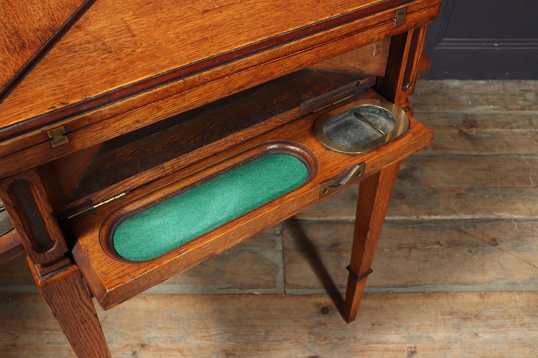 Excellent Arts & Crafts English Oak Envelope Card Table