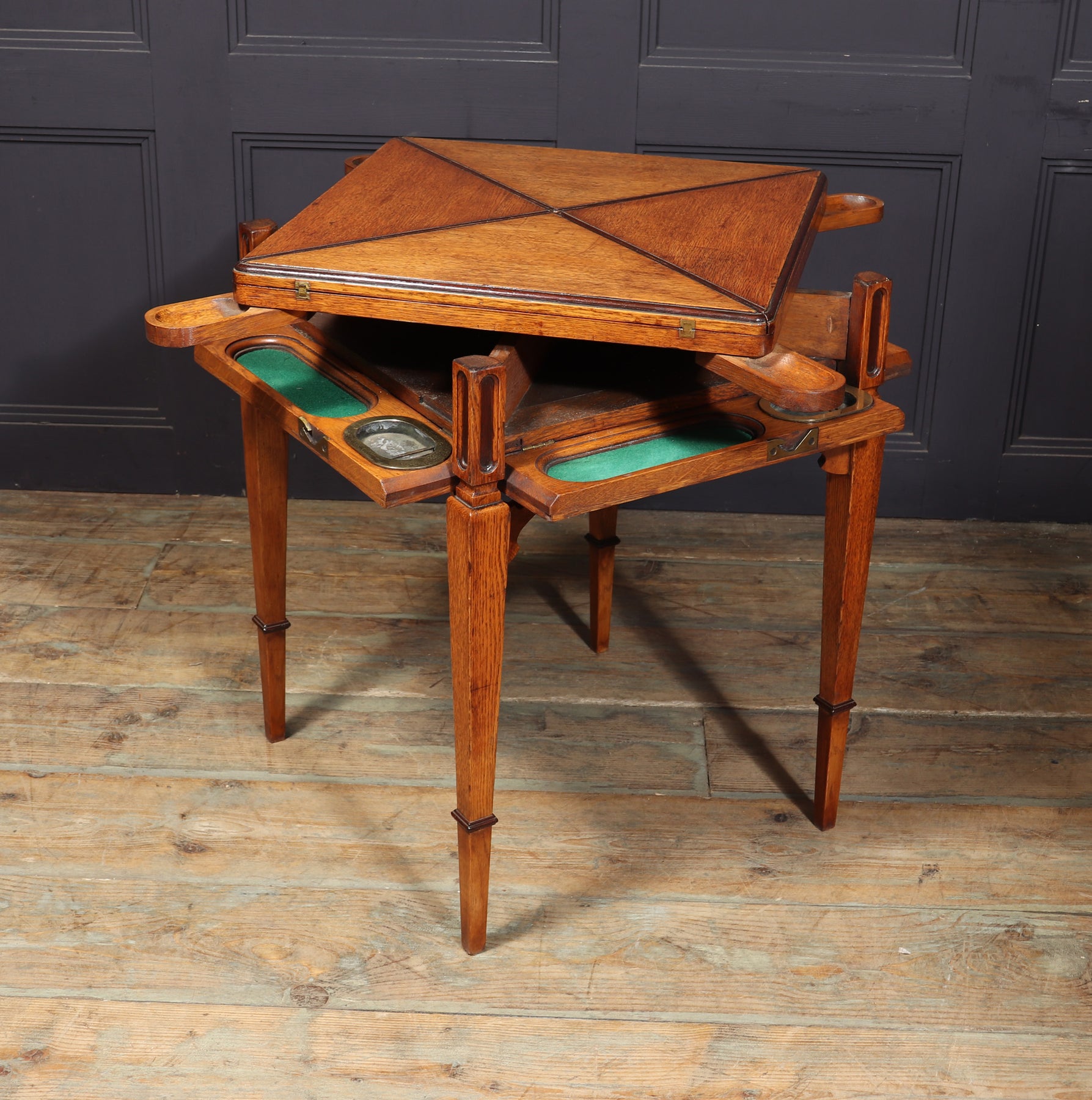 Excellent Arts & Crafts English Oak Envelope Card Table