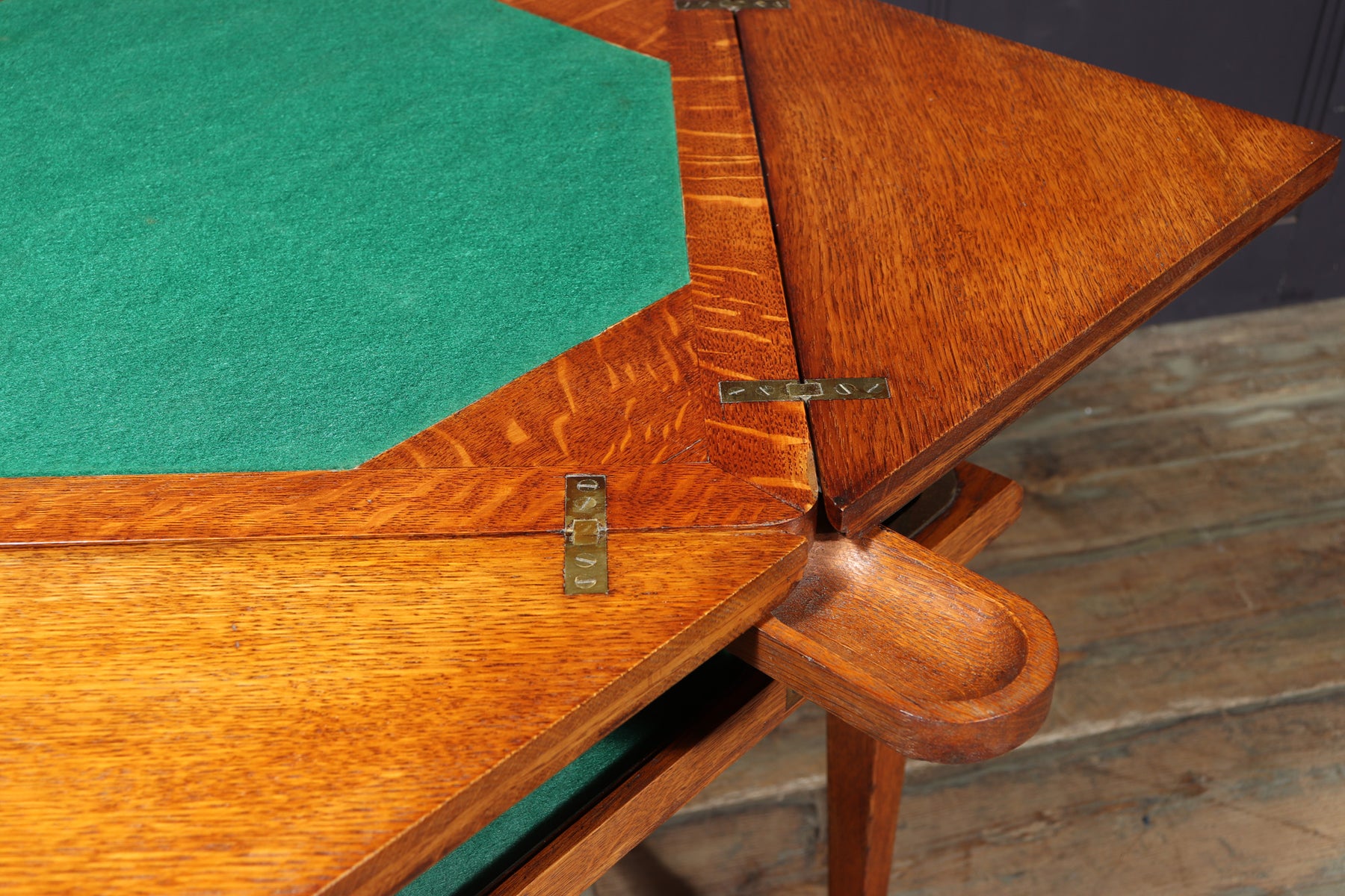 Excellent Arts & Crafts English Oak Envelope Card Table