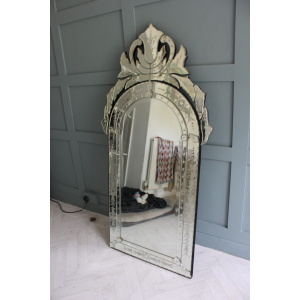 Beautiful Venetian Style Pier Mirror