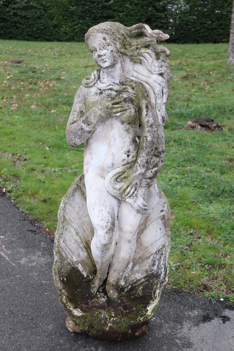 Venus Goddess of Beauty Garden Statue