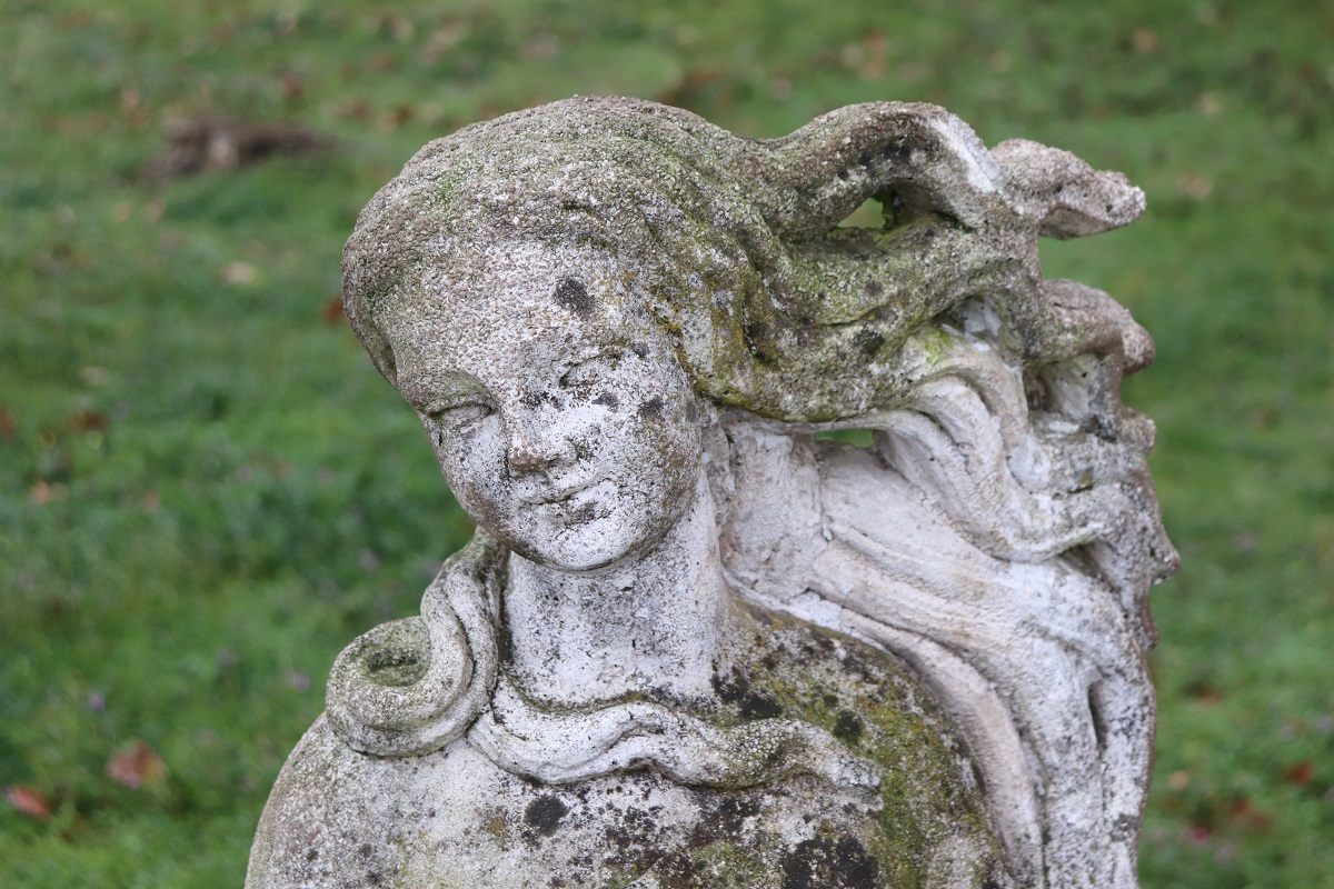 Venus Goddess of Beauty Garden Statue